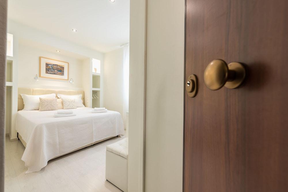 Dema Luxury Suites - Perikleous E1 雅典 外观 照片